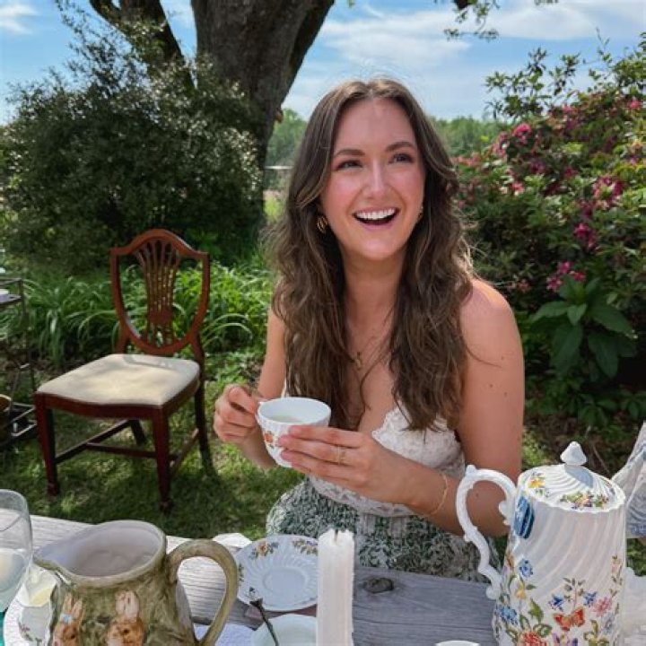 Abby Leigh (instagramstar) Wiki,Age,Birthday,Biography,Height,Net Worth ..