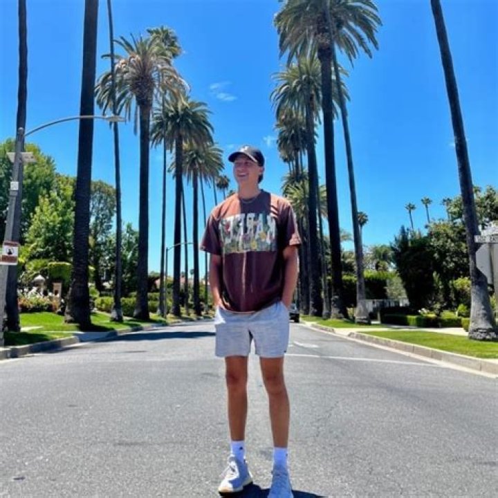 Abram Engle (tiktokstar) Wiki,Age,Birthday,Biography,Height,Net Worth ..