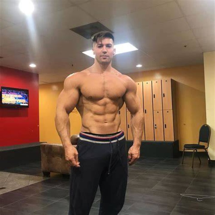 Adam Charlton (bodybuilder) Wiki,Age,Birthday,Biography,Height,Net Worth ..