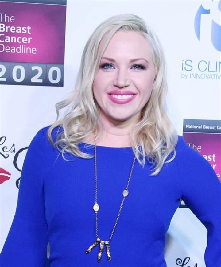 Adrienne Frantz (soapoperaactress) Wiki,Age,Birthday,Biography,Height,Net Worth ..