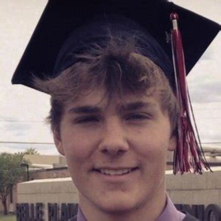 Alex Ernst - Bio, Age, height, weight, Wiki, Facts and Family