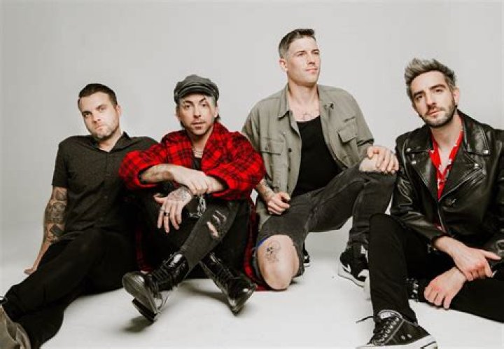 Alex Gaskarth - Bio, Age, net worth, siblings, height, weight, Wiki, Facts and Family