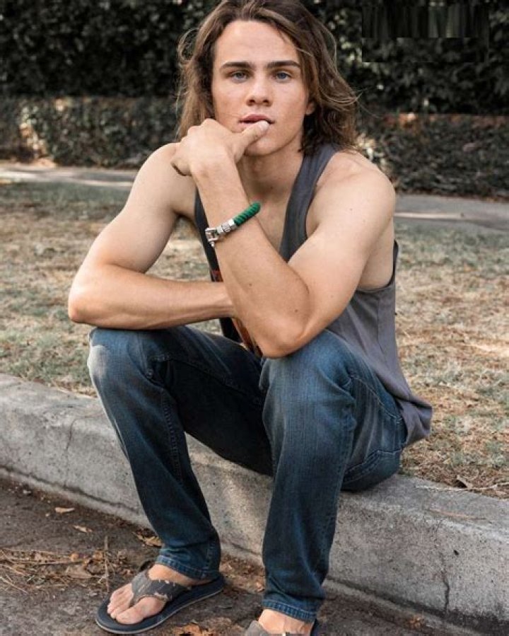 Alex Neustaedter - Bio, Age, Wiki, Facts and Family
