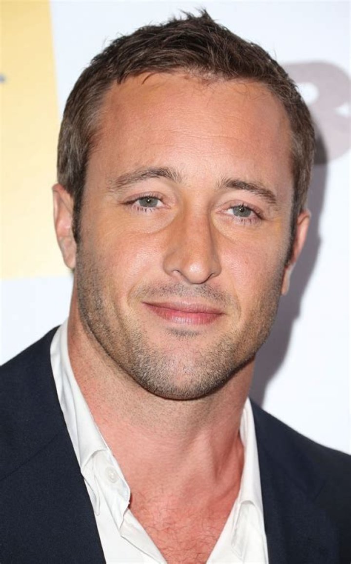 Alex O'Loughlin - Bio, Age, net worth, siblings, height, Wiki, Facts and Family
