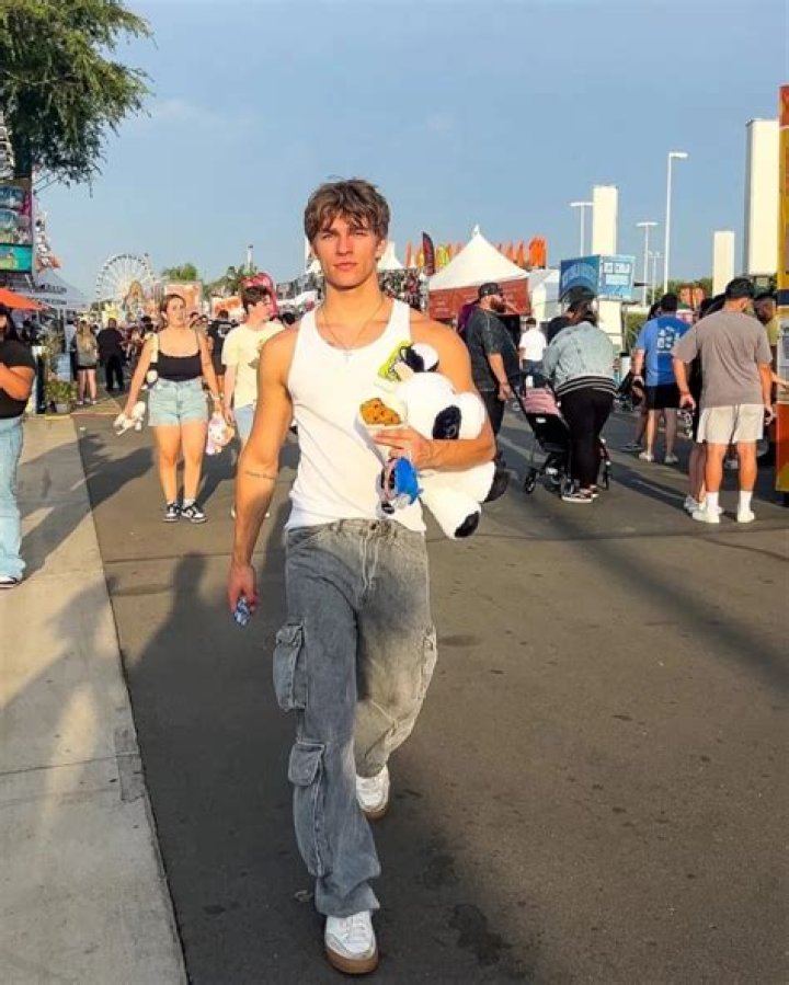 Alex Sampson - Bio, Age, Wiki, Facts and Family