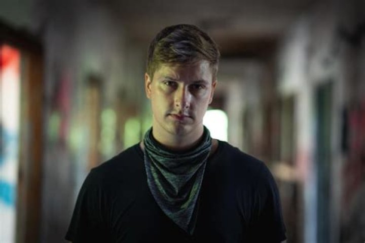 Alex Schroeder: TV Show Host Detailed Bio, Age, Birthday, & Height Insights and more