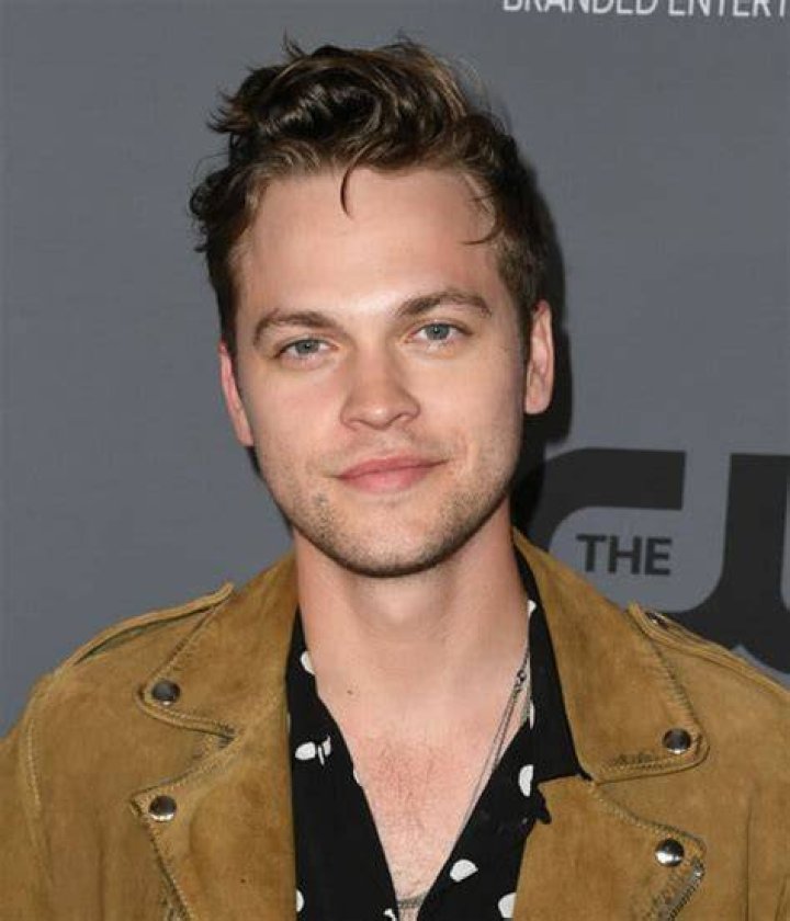 Alexander Calvert - Bio, Age, siblings, height, weight, Wiki, Facts and Family