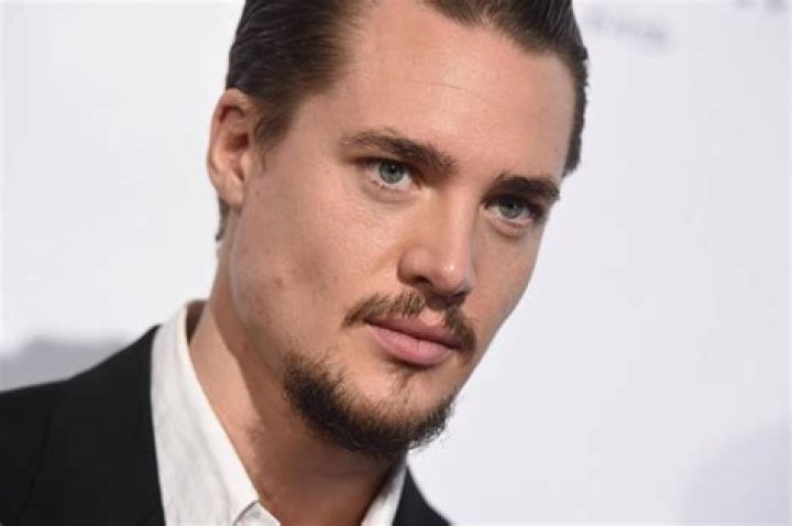 Alexander Dreymon - Bio, Age, weight, height, Wiki, Facts and Family
