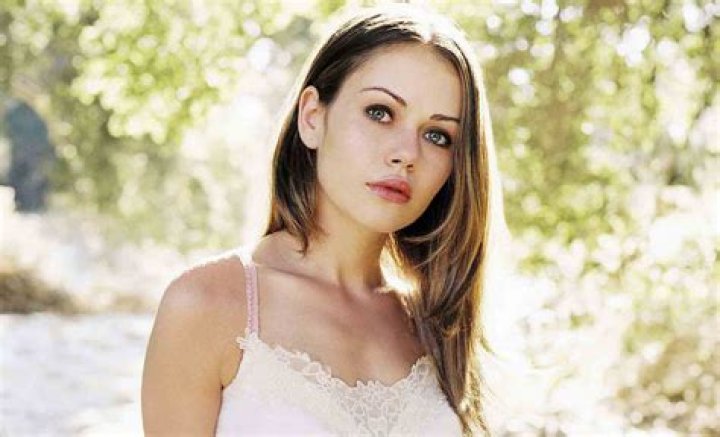 Alexis Dziena - Bio, Age, Wiki, Facts and Family