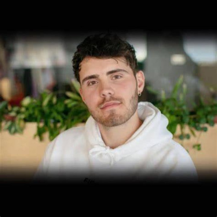 Alfie Deyes (youtubestar) Wiki,Age,Birthday,Biography,Height,Net Worth ..