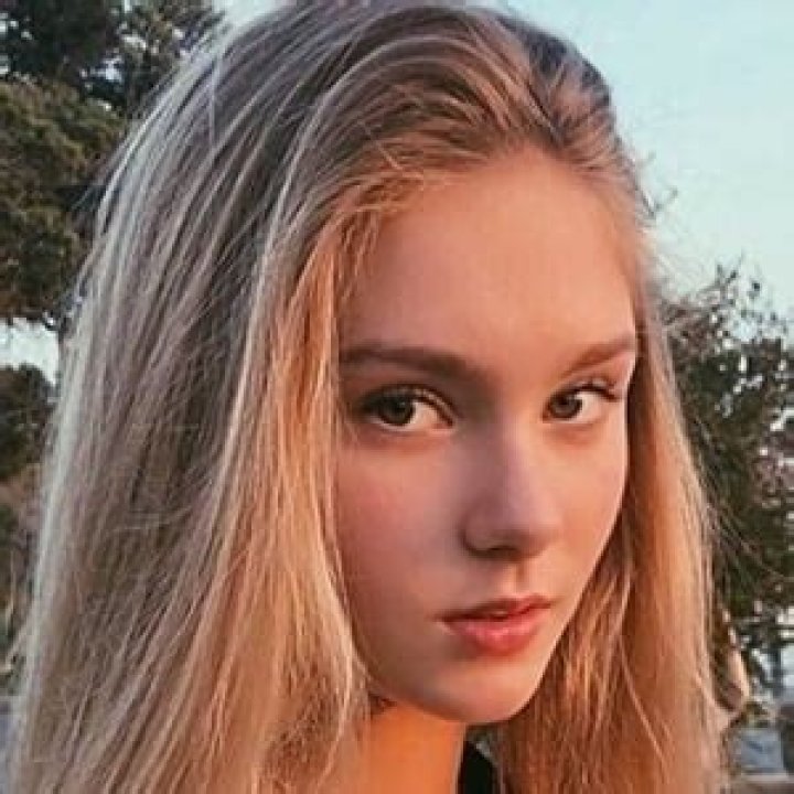 Alisa Kuzennaya (instagramstar) Wiki,Age,Birthday,Biography,Height,Net Worth ..