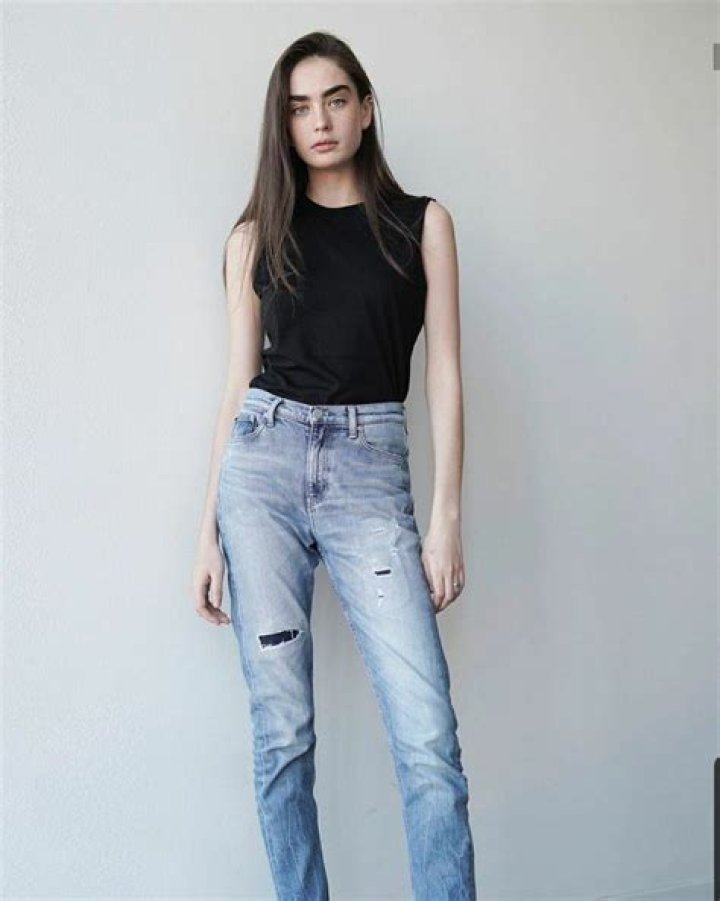 Alisha Nesvat (model) Wiki,Age,Birthday,Biography,Height,Net Worth ..