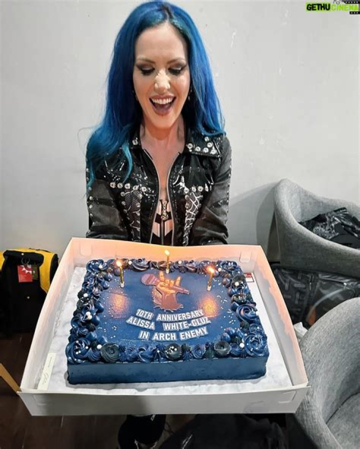 Alissa White-Gluz (metalsinger) Wiki,Age,Birthday,Biography,Height,Net Worth ..
