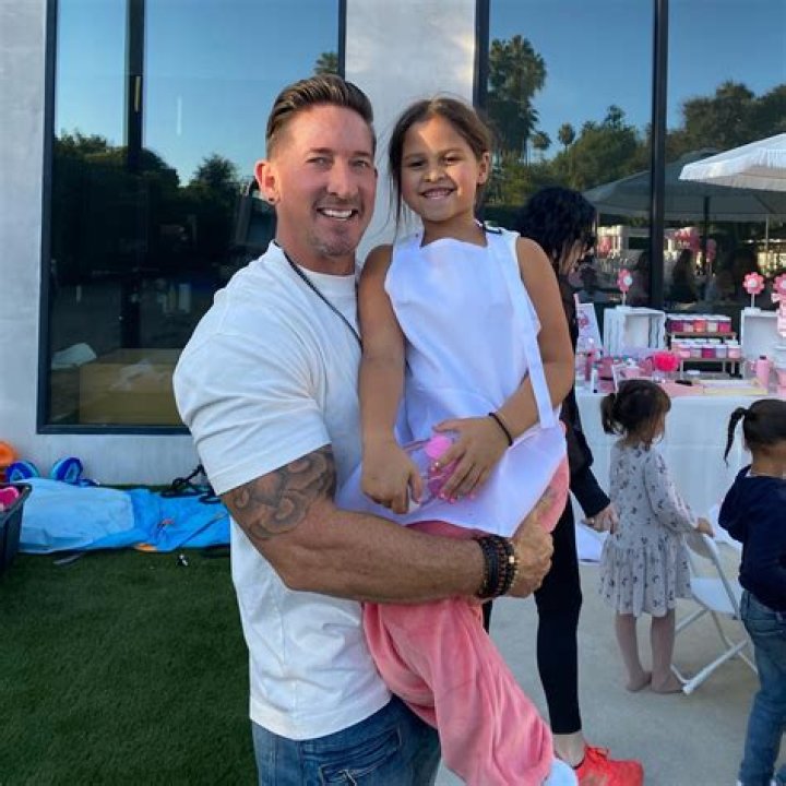 Allen Mcbroom (familymember) Wiki,Age,Birthday,Biography,Height,Net Worth ..