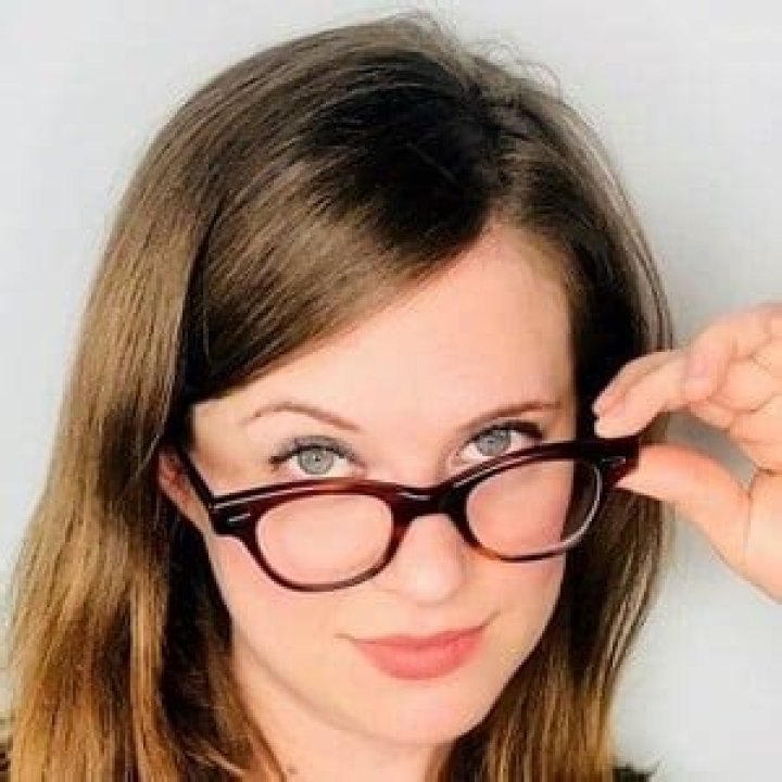 Allie Goertz (comedian) Wiki,Age,Birthday,Biography,Height,Net Worth ..