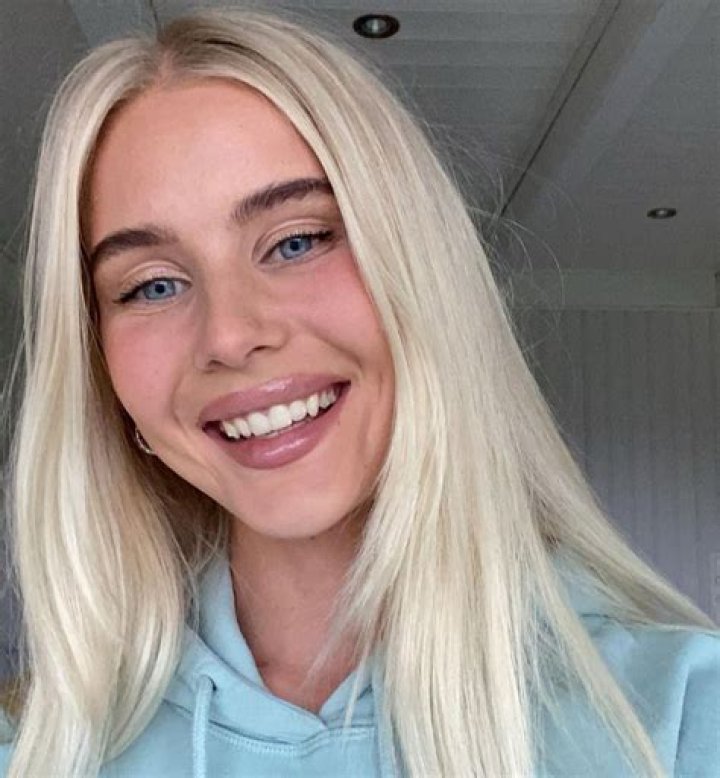 Amalie Snolos (soccerplayer) Wiki,Age,Birthday,Biography,Height,Net Worth ..