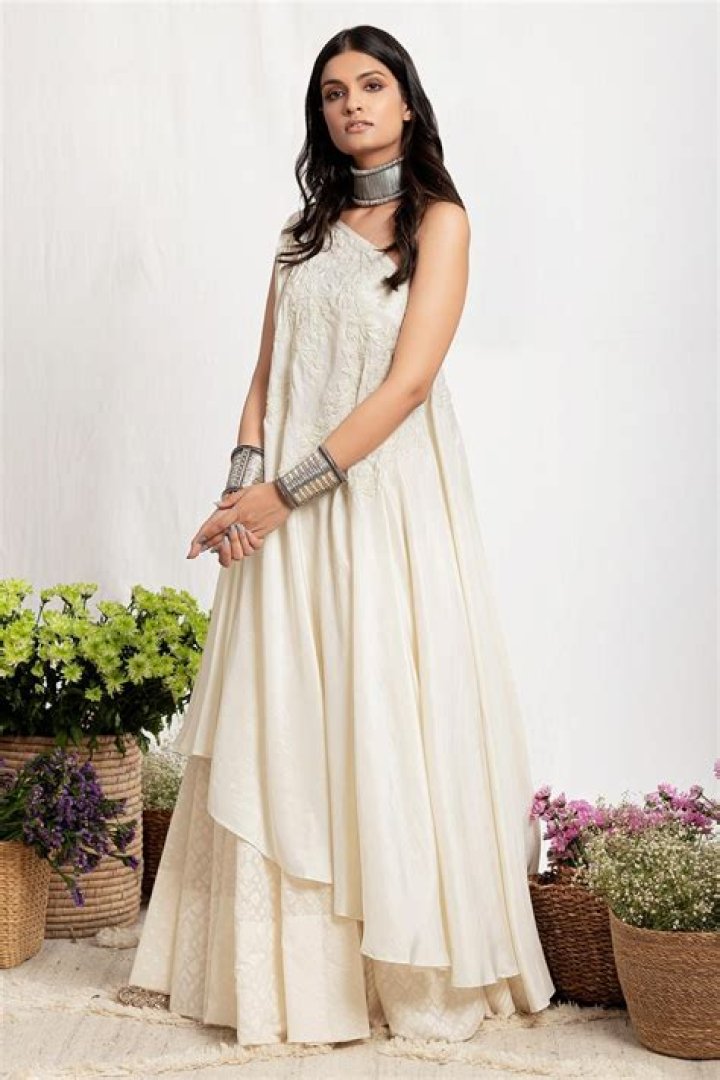 Amrita Thakur (fashiondesigner) Wiki,Age,Birthday,Biography,Height,Net Worth ..