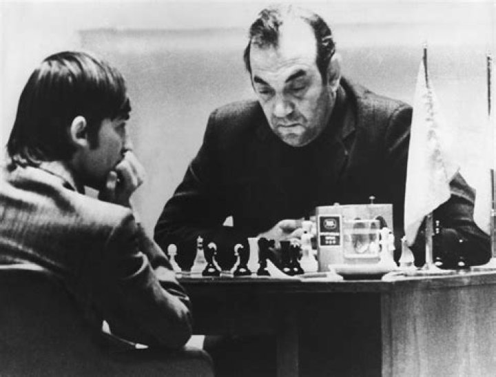 Anatoly Karpov - Bio, Age, net worth, Wiki, Facts and Family