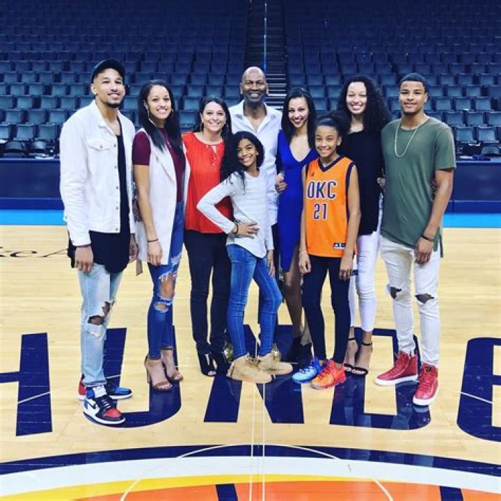 Andre Roberson - Bio, Age, net worth, siblings, height, Wiki, Facts and Family