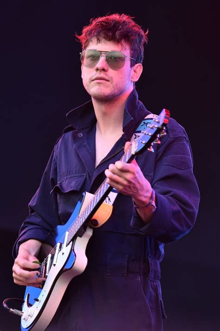 Andrew VanWyngarden (rocksinger) Wiki,Age,Birthday,Biography,Height,Net Worth ..