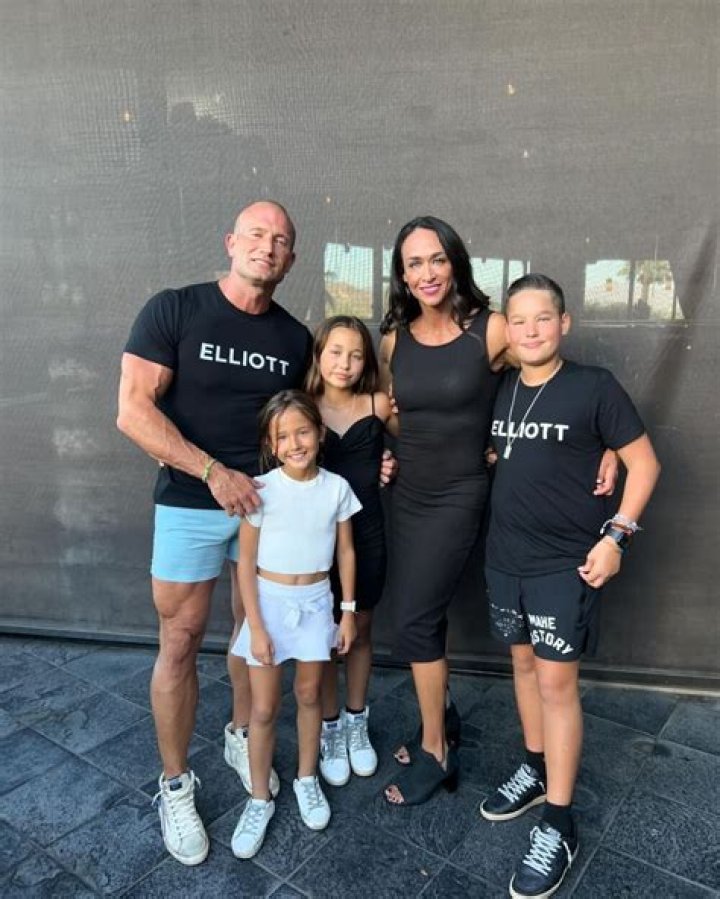 Andy Elliott : Age, Birthday, Wiki, Bio and Family, Net W...