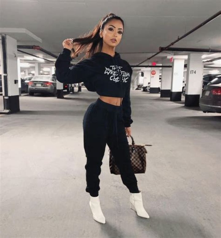 Aneeqa Farid (instagramstar) Wiki,Age,Birthday,Biography,Height,Net Worth ..
