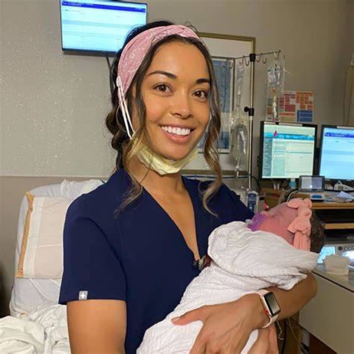 Anna the Nurse (webvideostar) - Wikipedia, Age, Net Worth, Biography , Spotify, TikTok, Facebook, Facts and Family