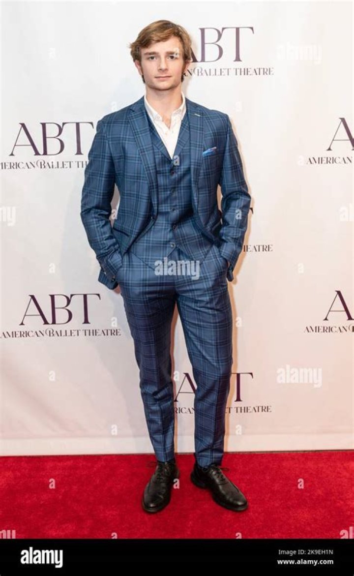 Aran Bell (dancer) Wiki,Age,Birthday,Biography,Height,Net Worth ..