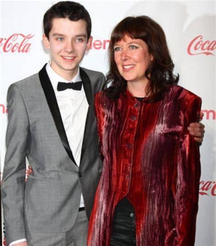Asa Butterfield - Bio, Age, net worth, siblings, height, Wiki, Facts and Family