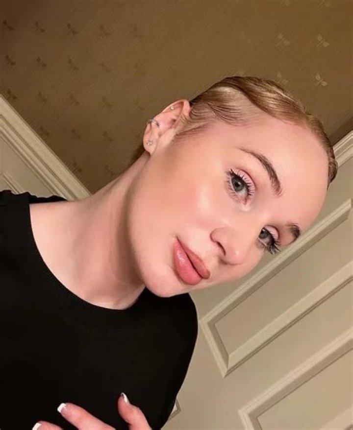 Ashley Elliott - Bio, Age, Wiki, Facts and Family