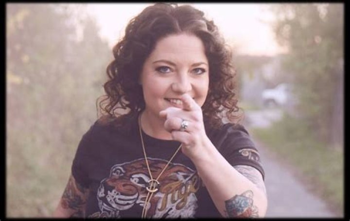 Ashley McBryde - Bio, Age, Wiki, Facts and Family