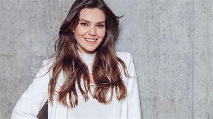Asli Enver (tvactress) Wiki,Age,Birthday,Biography,Height,Net Worth ..