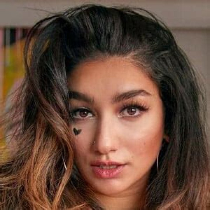 ASMR Leedah : Age, Birthday, Wiki, Bio and Family, Net Wo...
