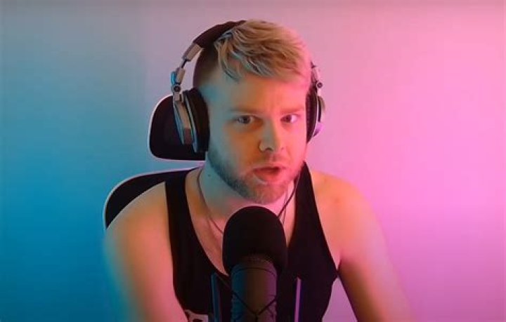 ASMR Twix - Bio, Age, Wiki, Facts and Family