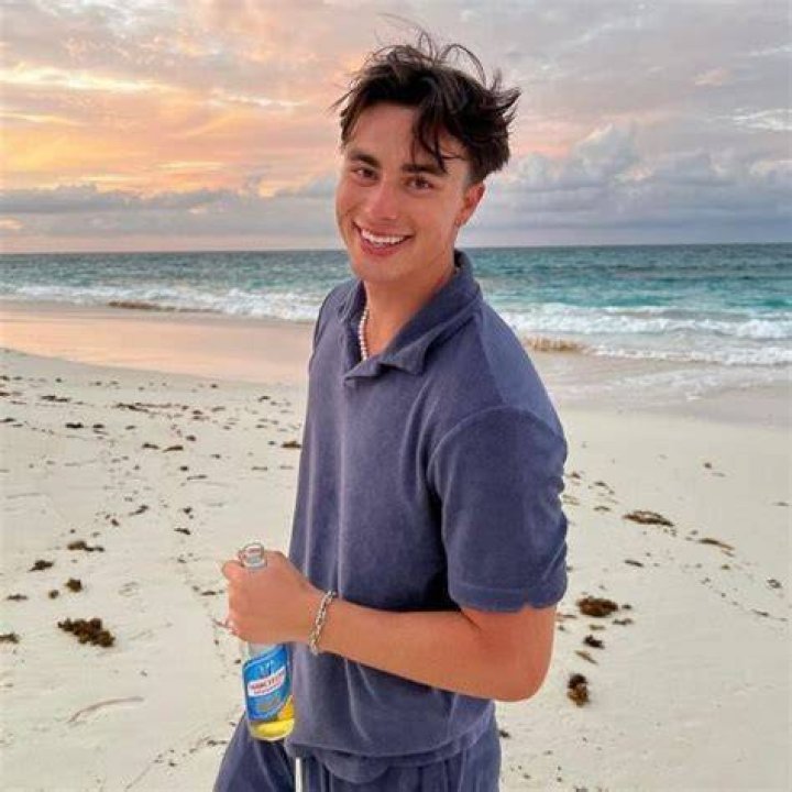Austin Mollno (tiktokstar) Wiki,Age,Birthday,Biography,Height,Net Worth ..