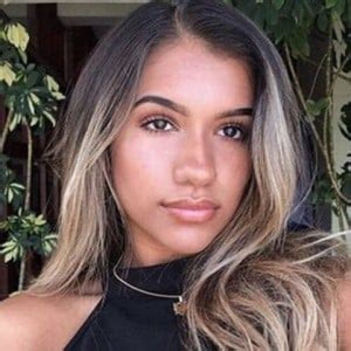 Azra Mian - Bio, Age, Wiki, Facts and Family