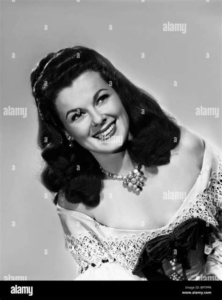 Barbara Hale - Bio, Age, Wiki, Facts and Family
