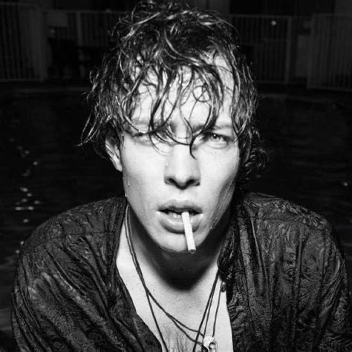 Barns Courtney - Bio, Age, Wiki, Facts and Family