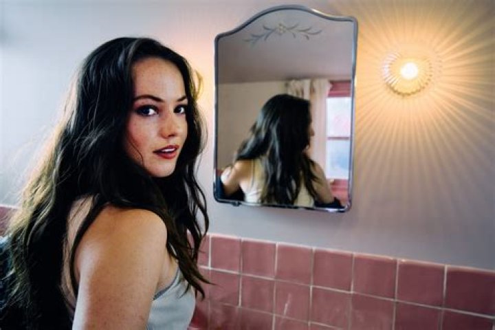 Bea and Her Business: Pop Singer Detailed Bio, Age, Birthday, & Height Insights and more