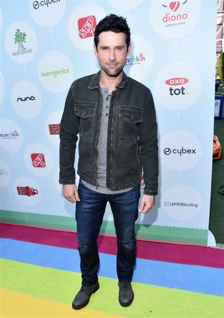 Ben Hollingsworth (tvactor) Wiki,Age,Birthday,Biography,Height,Net Worth ..