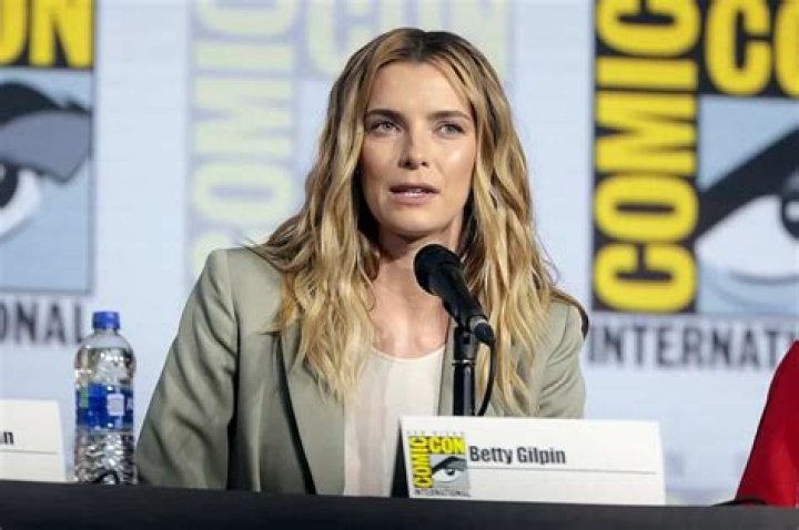 Betty Gilpin - Bio, Age, Wiki, Facts and Family