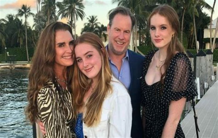 Bizarre - Bio, Age, net worth, Wiki, Facts and Family