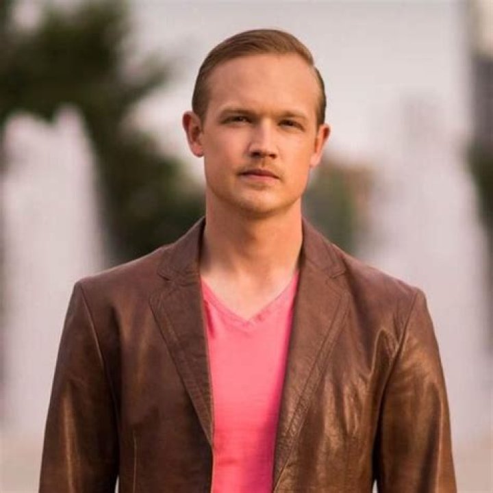 Blaine Larsen - Bio, Age, Wiki, Facts and Family