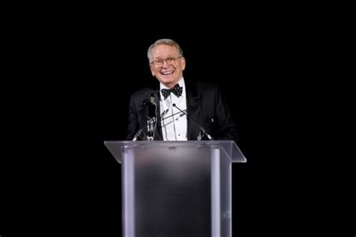 Bob Mackie - Bio, Age, net worth, Wiki, Facts and Family