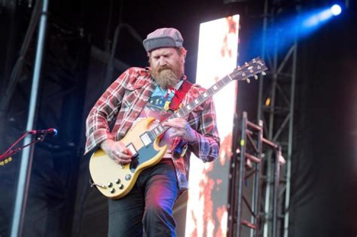 Brent Hinds (guitarist) Wiki,Age,Birthday,Biography,Height,Net Worth ..