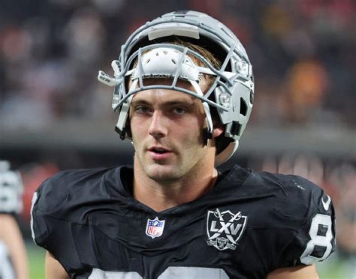 Brock Bowers (footballplayer) - Wikipedia, Age, Net Worth, Biography , Spotify, TikTok, Facebook, Facts and Family