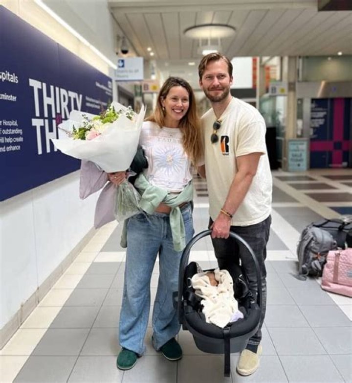 Caggie Dunlop - Bio, Age, Wiki, Facts and Family