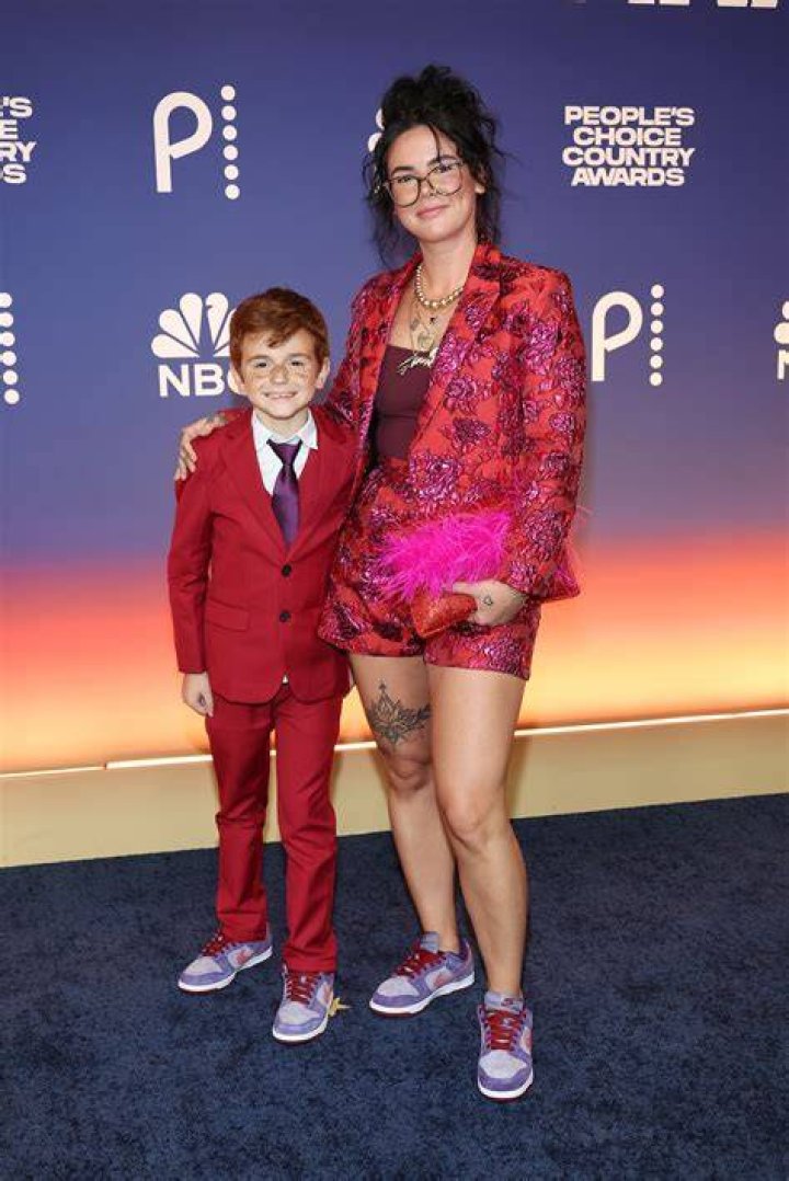 Caitlynne Curtis - Bio, Age, Wiki, Facts and Family