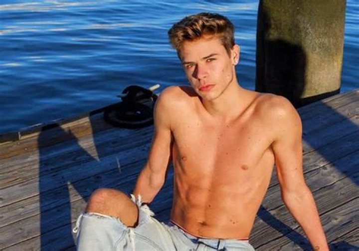 Caleb Burton - Bio, Age, height, weight, Wiki, Facts and Family