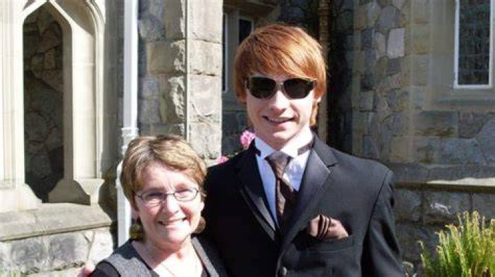 Calum Worthy - Bio, Age, net worth, height, Wiki, Facts and Family